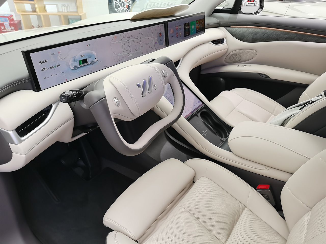 智己 LS6 内饰